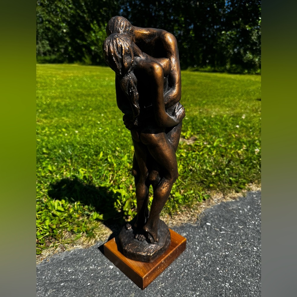Vintage Austin Production 1974 Bronze Couple Sculpture Passion Kiss - Picture 4 of 11